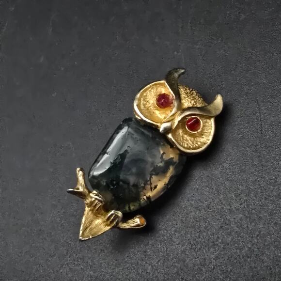 Vintage Green Moss Agate Gemstone Owl Brooch Gold Tone Red Eyes - Picture 7 of 7